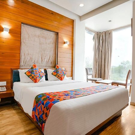 Fabhotel Kyra - Near Airport Road Ahmedabad Buitenkant foto