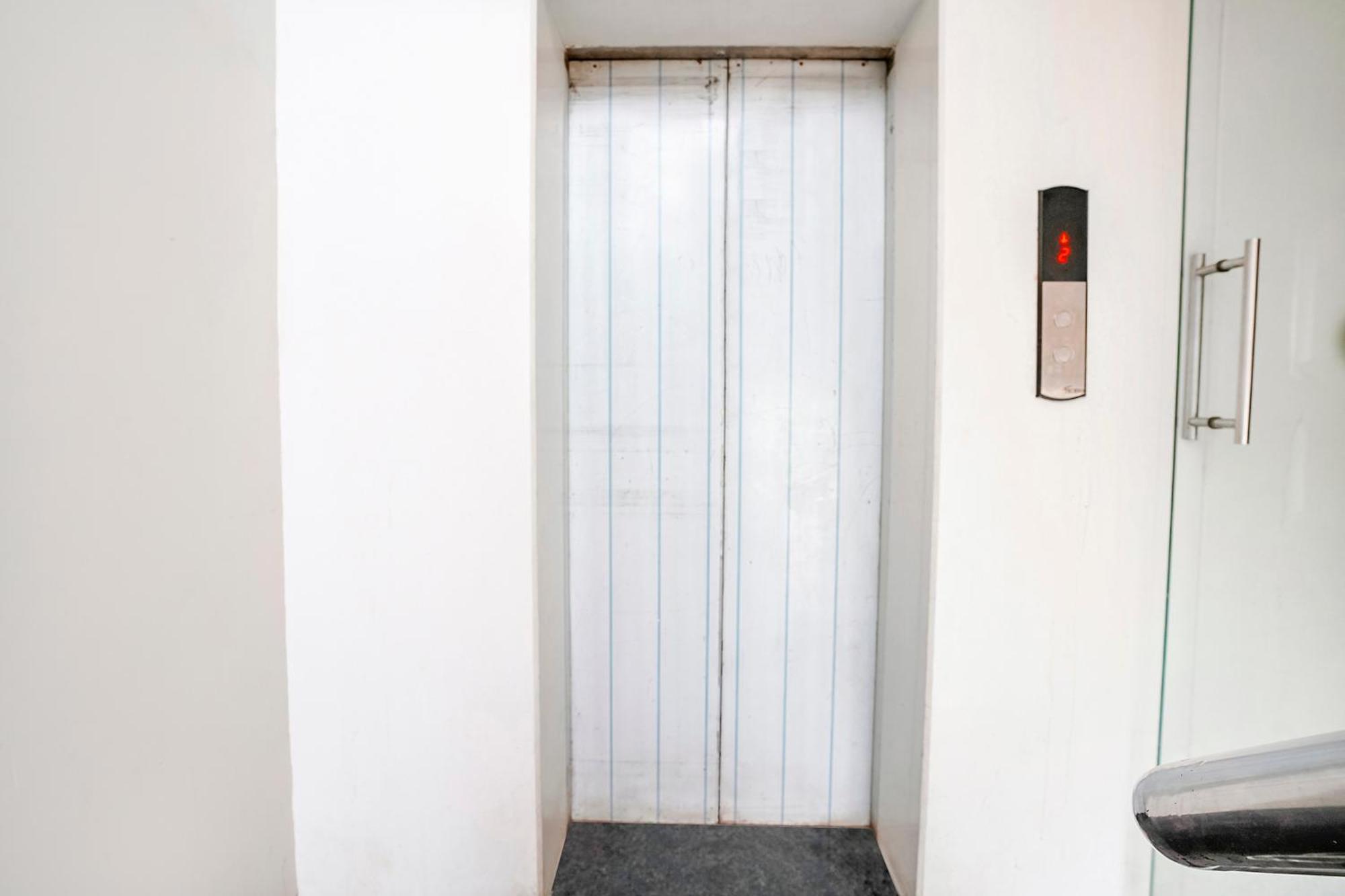 Fabhotel Kyra - Near Airport Road Ahmedabad Buitenkant foto