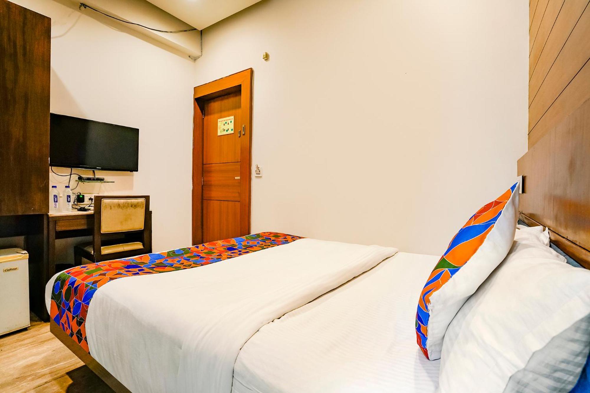 Fabhotel Kyra - Near Airport Road Ahmedabad Buitenkant foto