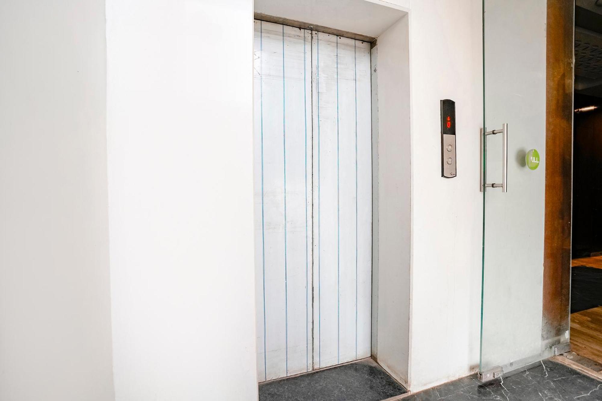 Fabhotel Kyra - Near Airport Road Ahmedabad Buitenkant foto