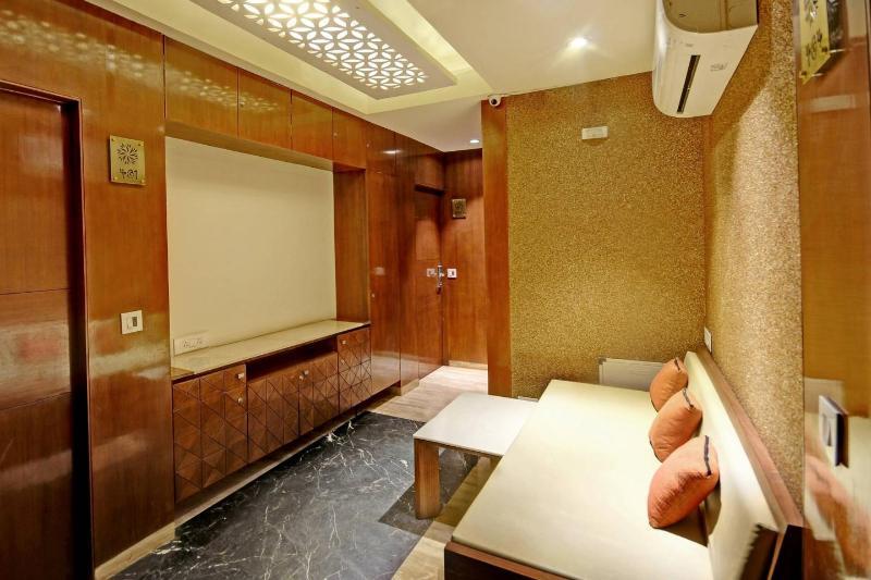 Fabhotel Kyra - Near Airport Road Ahmedabad Buitenkant foto