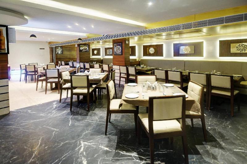 Fabhotel Kyra - Near Airport Road Ahmedabad Buitenkant foto